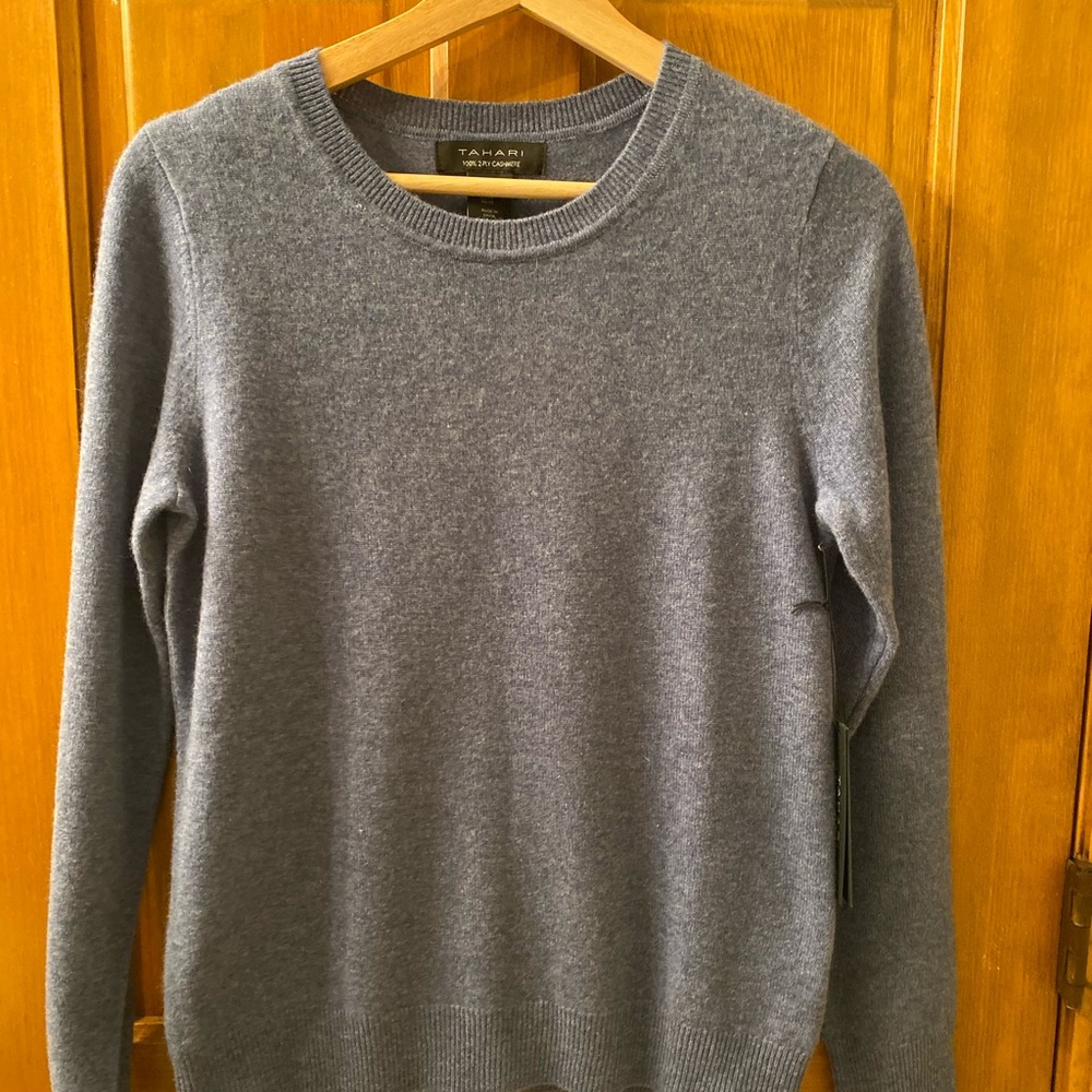 Tahari Women’s 100% Cashmere Sweater Medium NEW